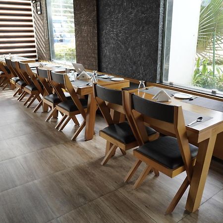 Kent Baywatch Suites Kochi Ngoại thất bức ảnh